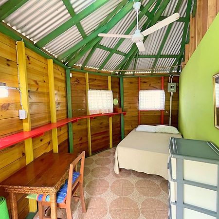 Judy House 2 - Lewis Backpacker Hostel Little Bay 客房 照片