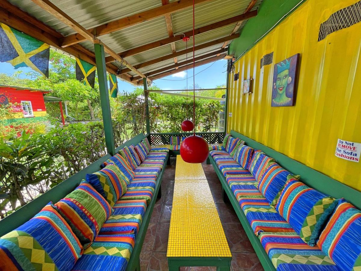Judy House 2 - Lewis Backpacker Hostel Little Bay 外观 照片