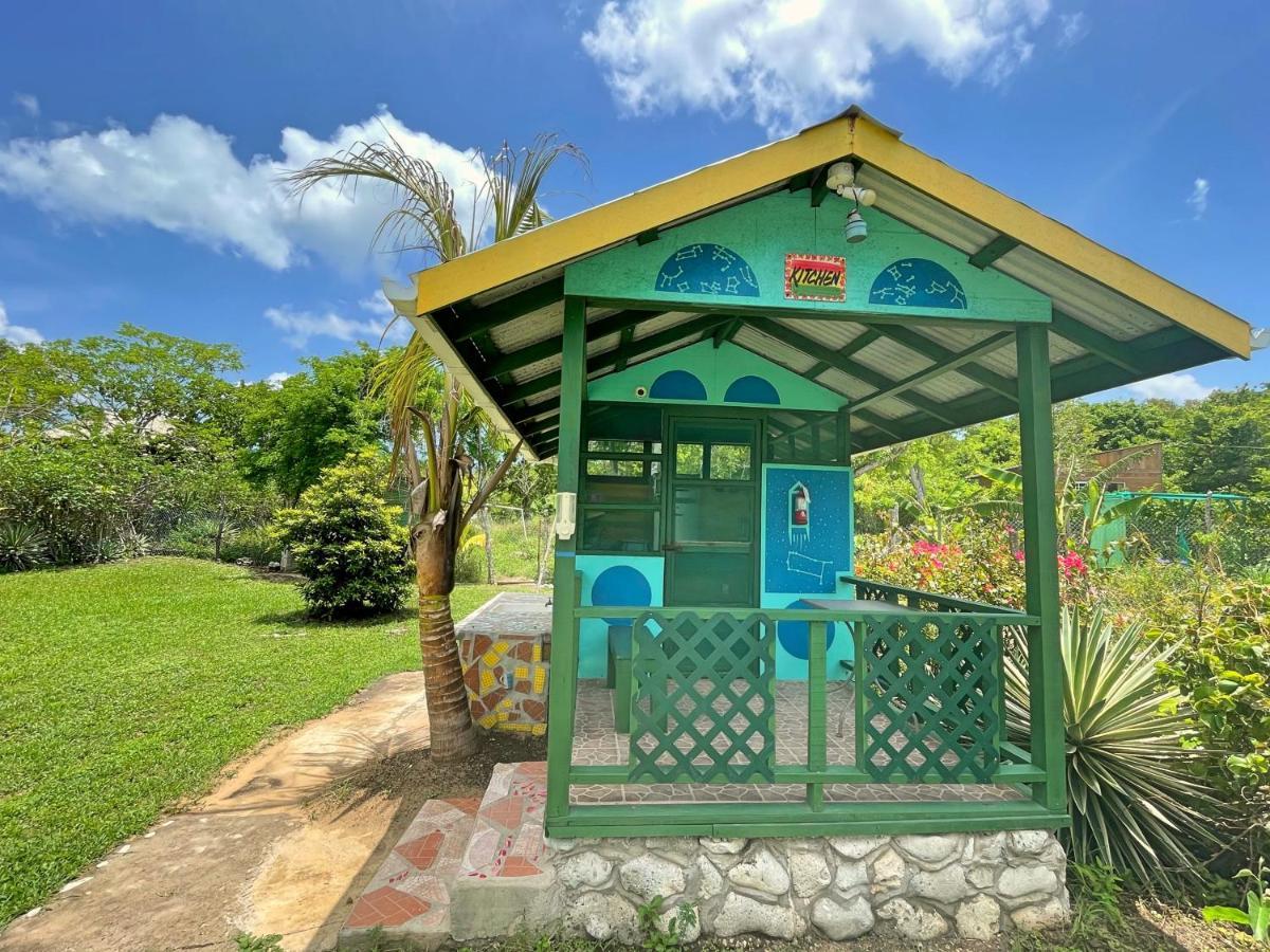 Judy House 2 - Lewis Backpacker Hostel Little Bay 外观 照片