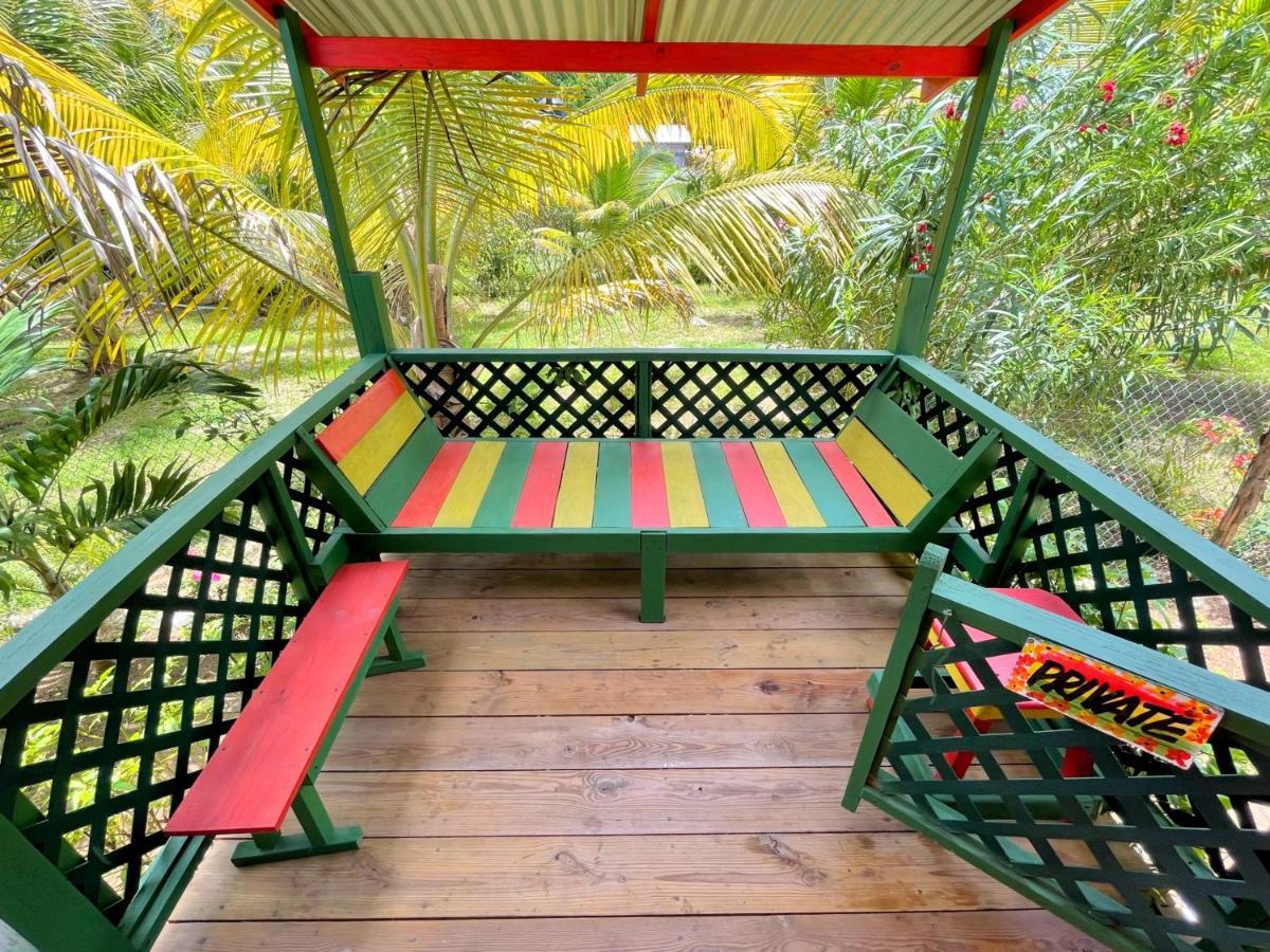 Judy House 2 - Lewis Backpacker Hostel Little Bay 外观 照片
