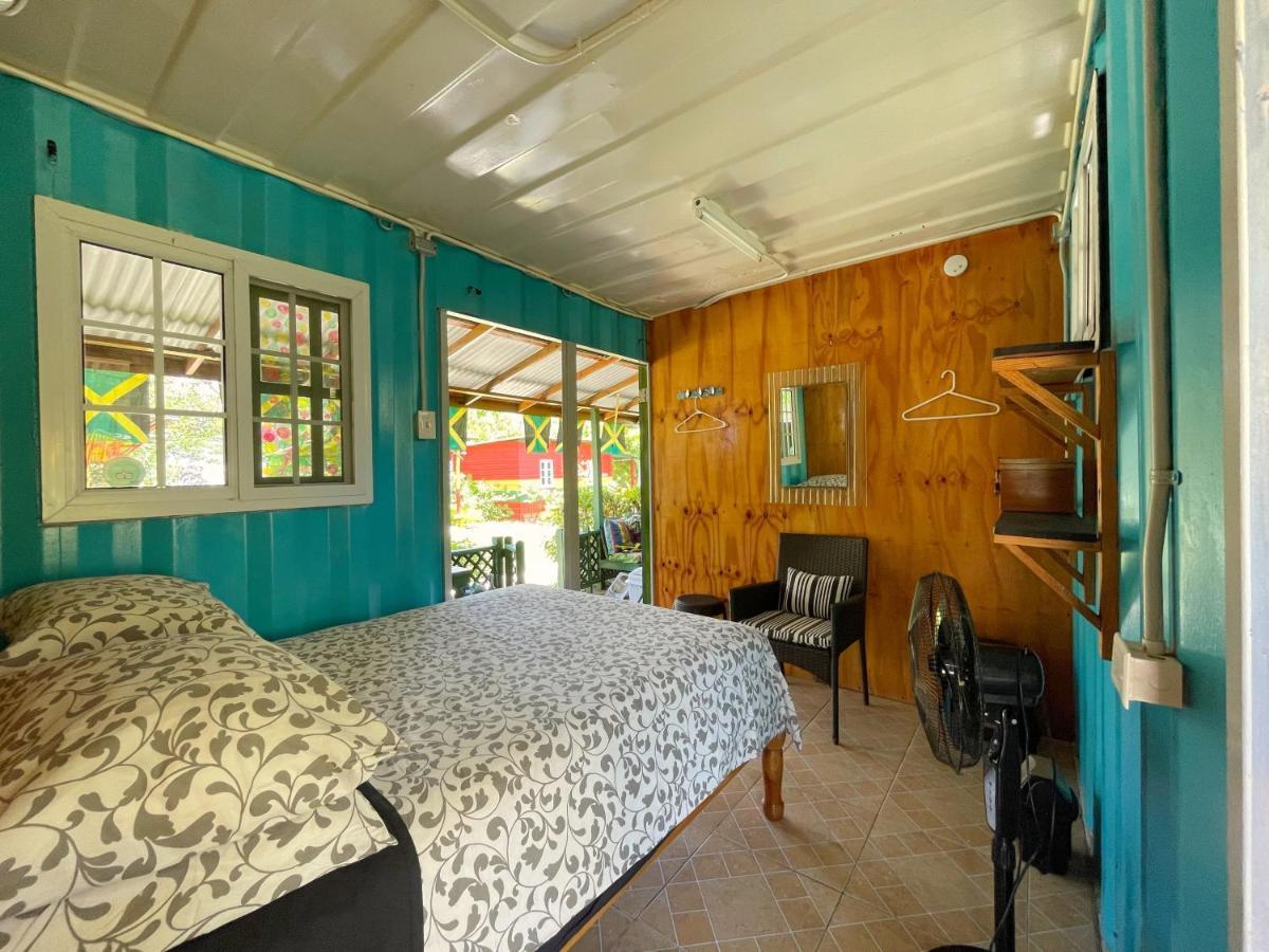 Judy House 2 - Lewis Backpacker Hostel Little Bay 客房 照片